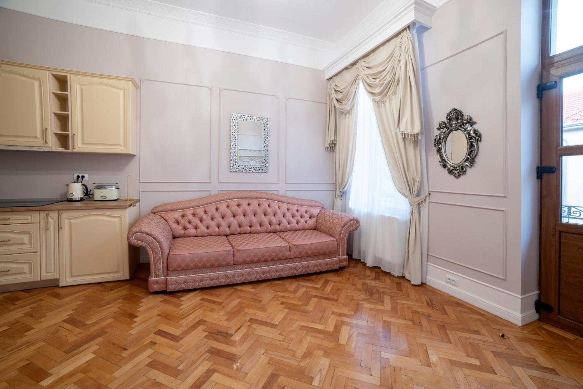 Aesthetic Pleasure - Central Downtown Apartments Орадеа Екстериор снимка