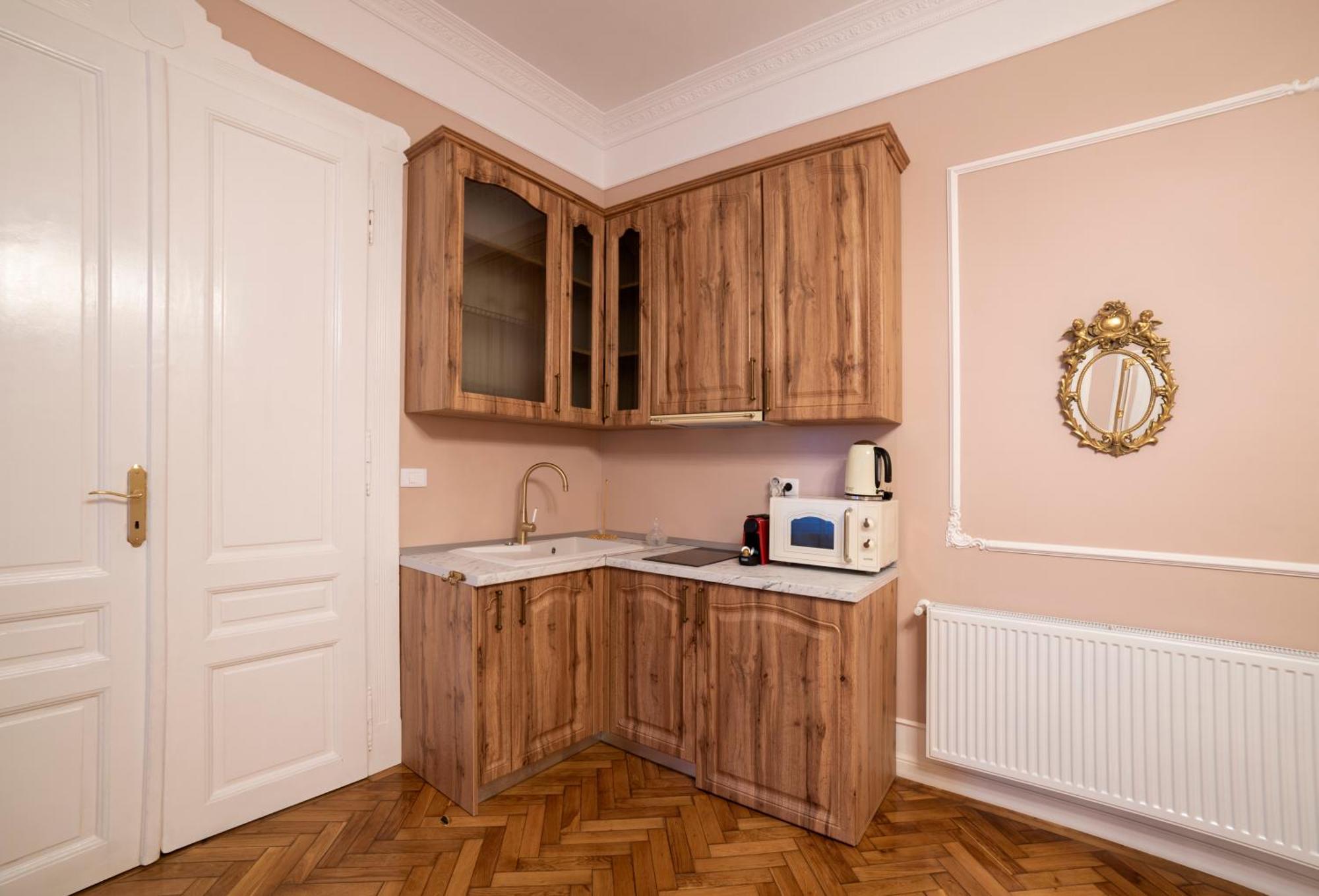 Aesthetic Pleasure - Central Downtown Apartments Орадеа Екстериор снимка