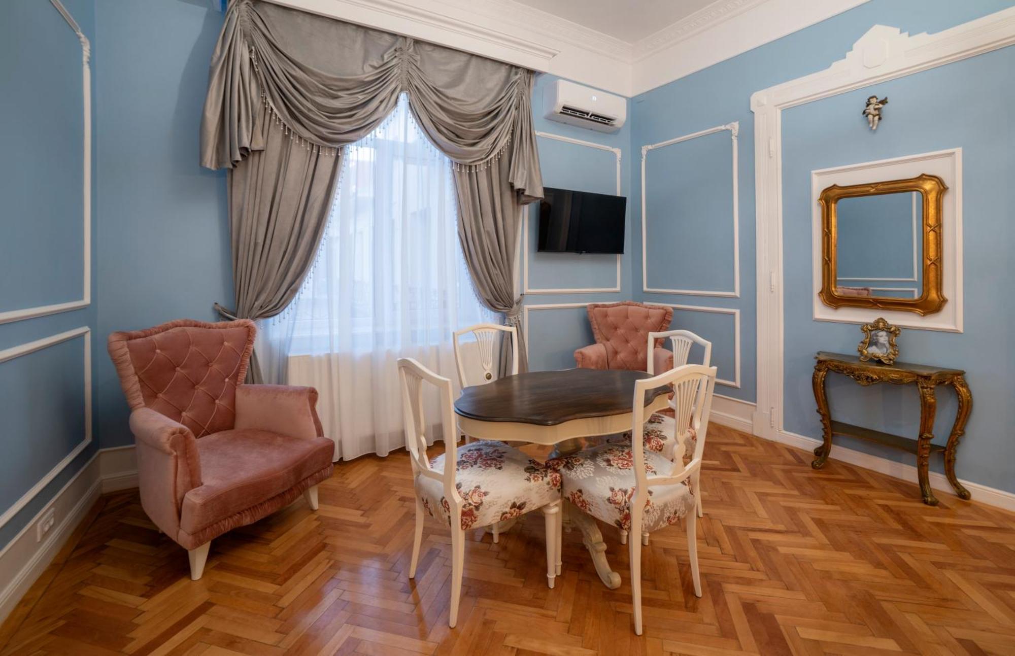 Aesthetic Pleasure - Central Downtown Apartments Орадеа Екстериор снимка