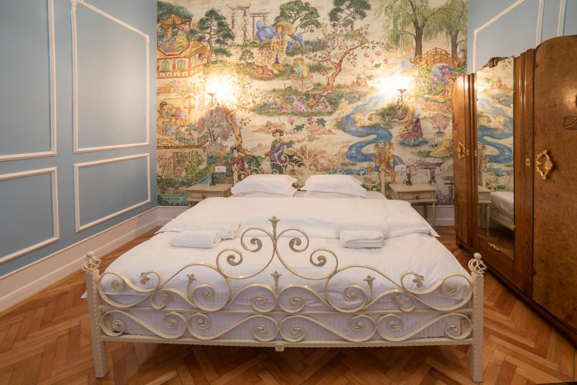 Aesthetic Pleasure - Central Downtown Apartments Орадеа Екстериор снимка